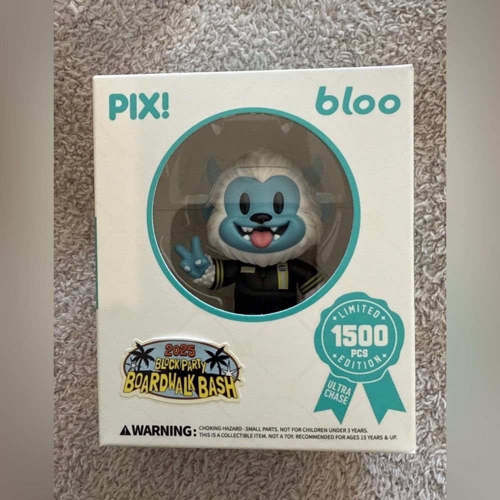 Thrilljoy Bloo SDCC exclusive 1500 limited edition Pix
